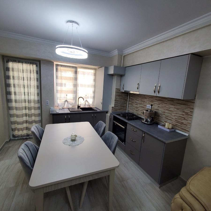 Luxury Apartament Bacovia Bacău Екстериор снимка
