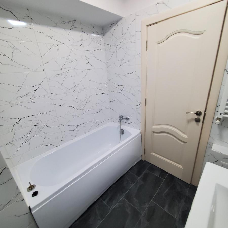 Luxury Apartament Bacovia Bacău Екстериор снимка